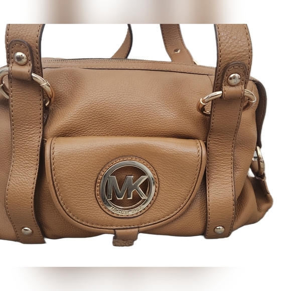 Michael Kors Fulton Large LeatherSatchel - Peanut Color - Picture 5 of 9